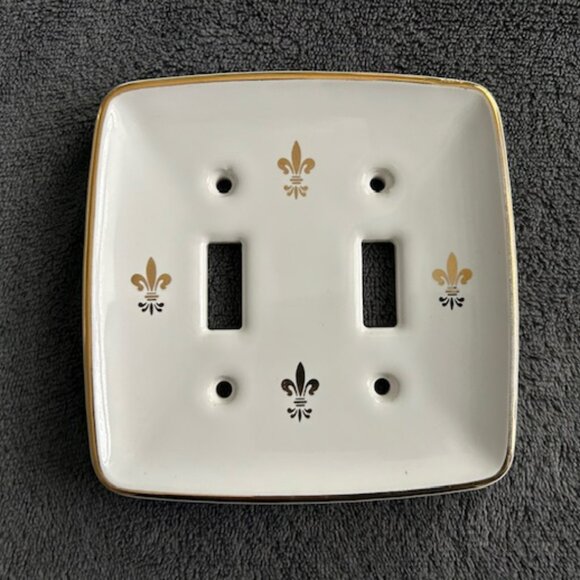 Fleur-de-lis Towne Ceramic Light Switch Plate Cover Gold Trim, 2 Switch - Picture 1 of 4